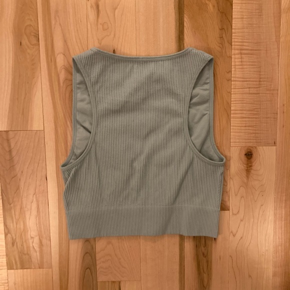garage greenish grey cropped tank top - Picture 2 of 3